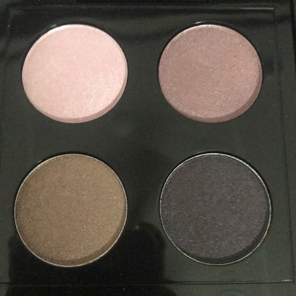 SOLD ♥️Mac cosmetics eyeshadow palette bundle Rare - Picture 4 of 6